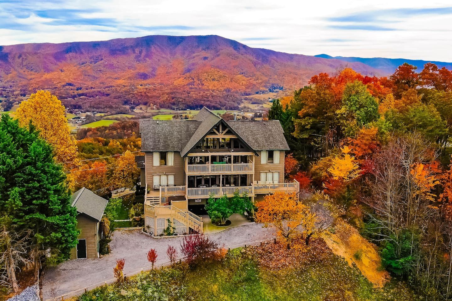 Tanasi Lodge Weddings Retreats Family Getaways Gatlinburg 378529
