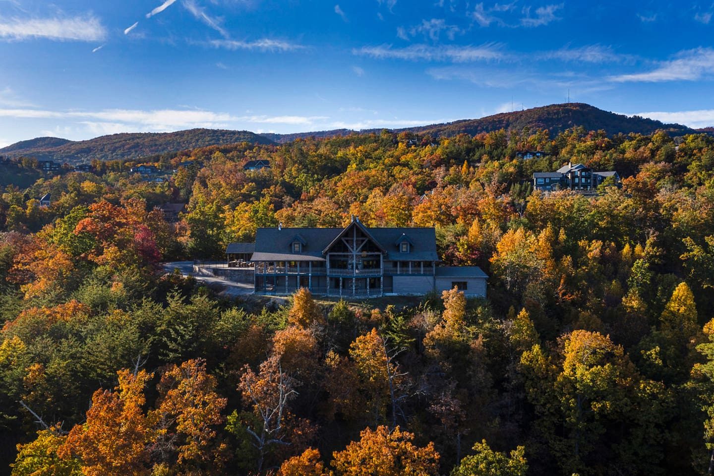 Autumn color rolls out below the lodge in red, gold and green. Every season in the Smokies is a postcard, and Majestica has the front-row seat.