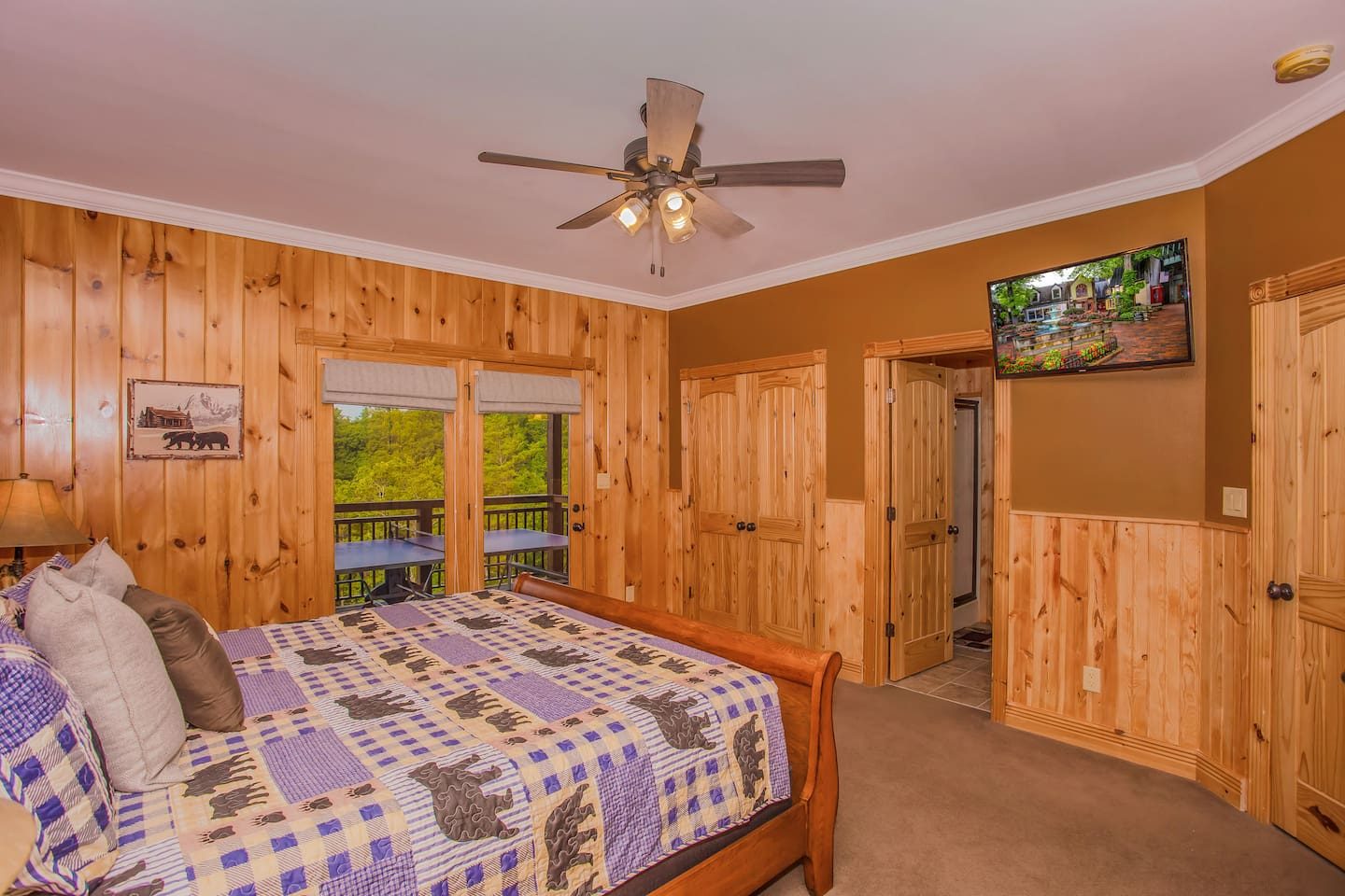 Splashing At The Bluff Indoor Pool Gatlinburg Pigeon Forge 514972