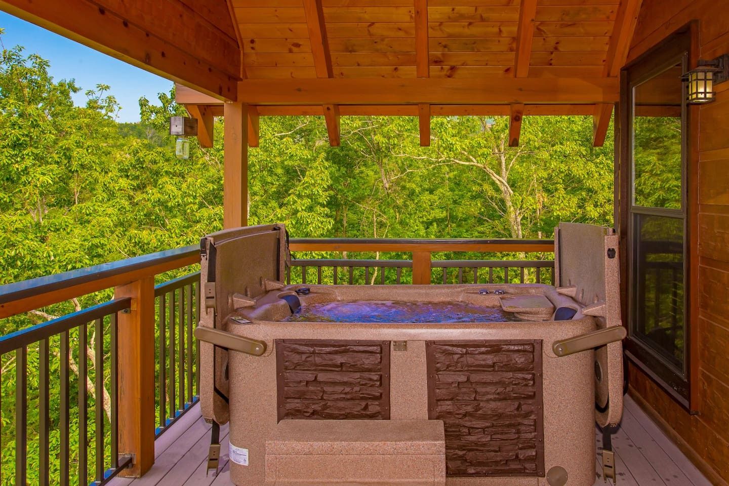 Splashing At The Bluff Indoor Pool Gatlinburg Pigeon Forge 514972
