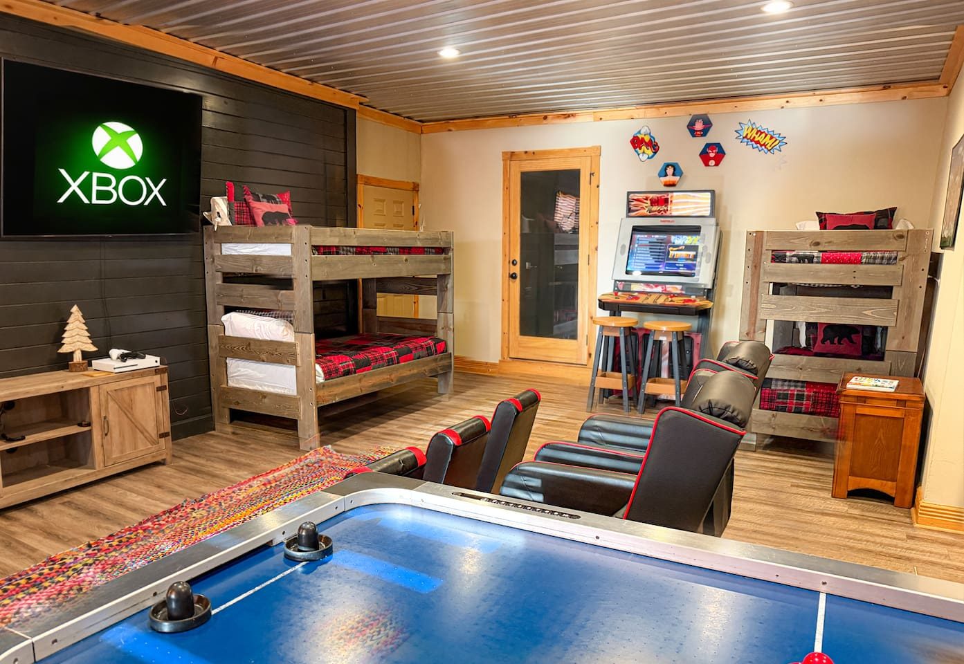 Splashing At The Bluff Indoor Pool Gatlinburg Pigeon Forge 514972