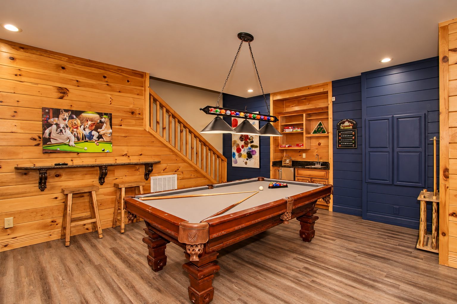 Splashing At The Bluff Indoor Pool Gatlinburg Pigeon Forge 514972